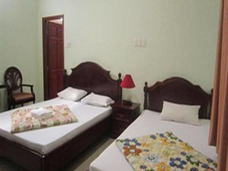 Hoang Tay 2 Hotel Bandar Ho Chi Minh Luaran gambar